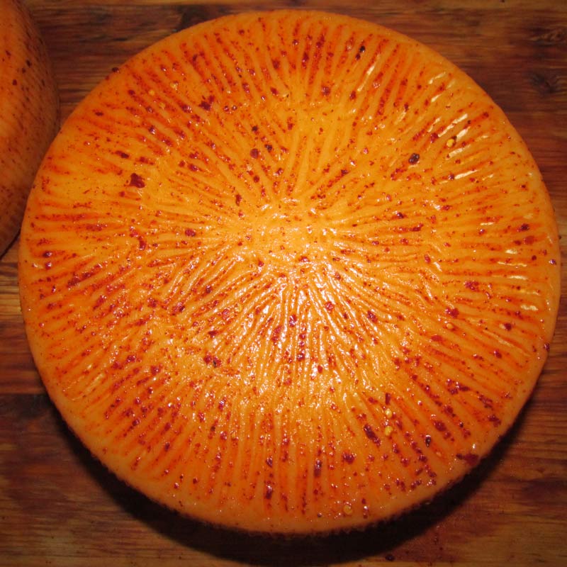 Lavorazione del pecorino del monte poro